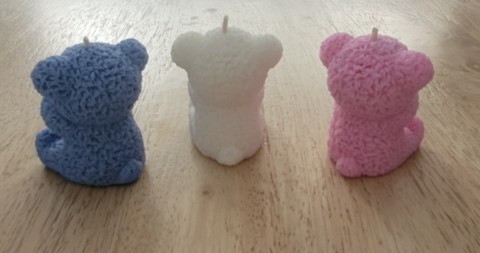 Nounours bleu, blanc, rose de dos
